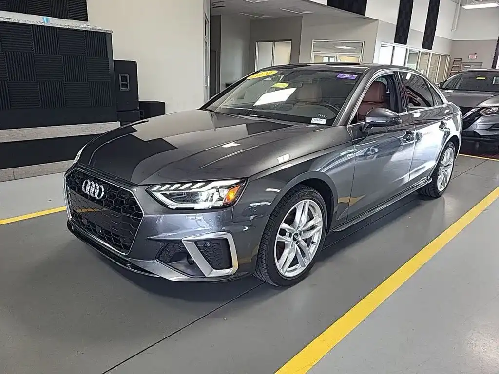 2020 Audi A4 45 quattro S tronic Premium Plus's photo