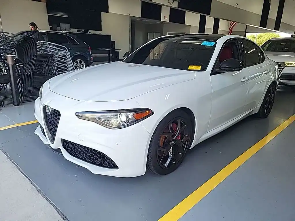2020 Alfa Romeo Giulia 2.0 Ti Sport Auto's photo