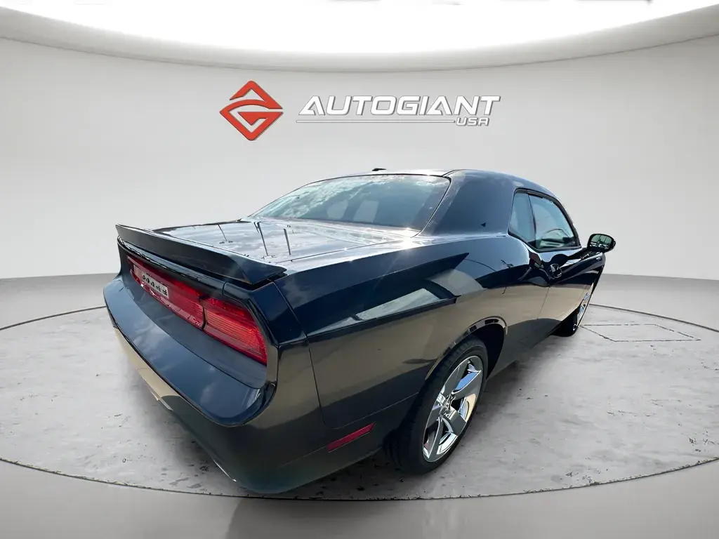 2010 Dodge Challenger R/T photo 4