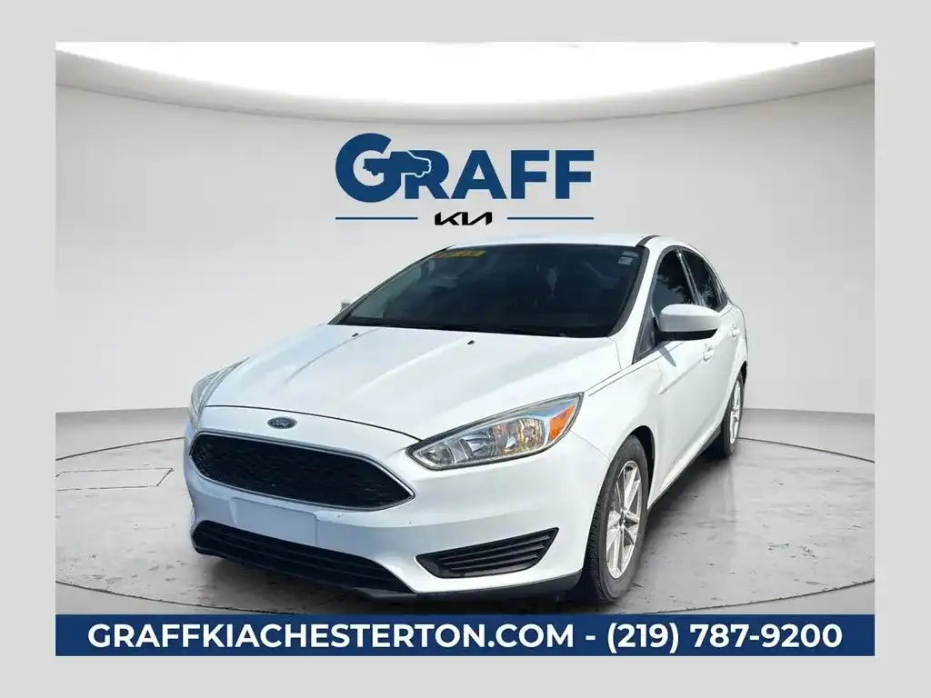 2018 Ford Focus SE Sedan's photo