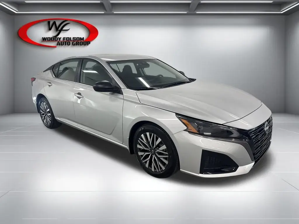 2026 Nissan Altima 2.5 SV photo 3