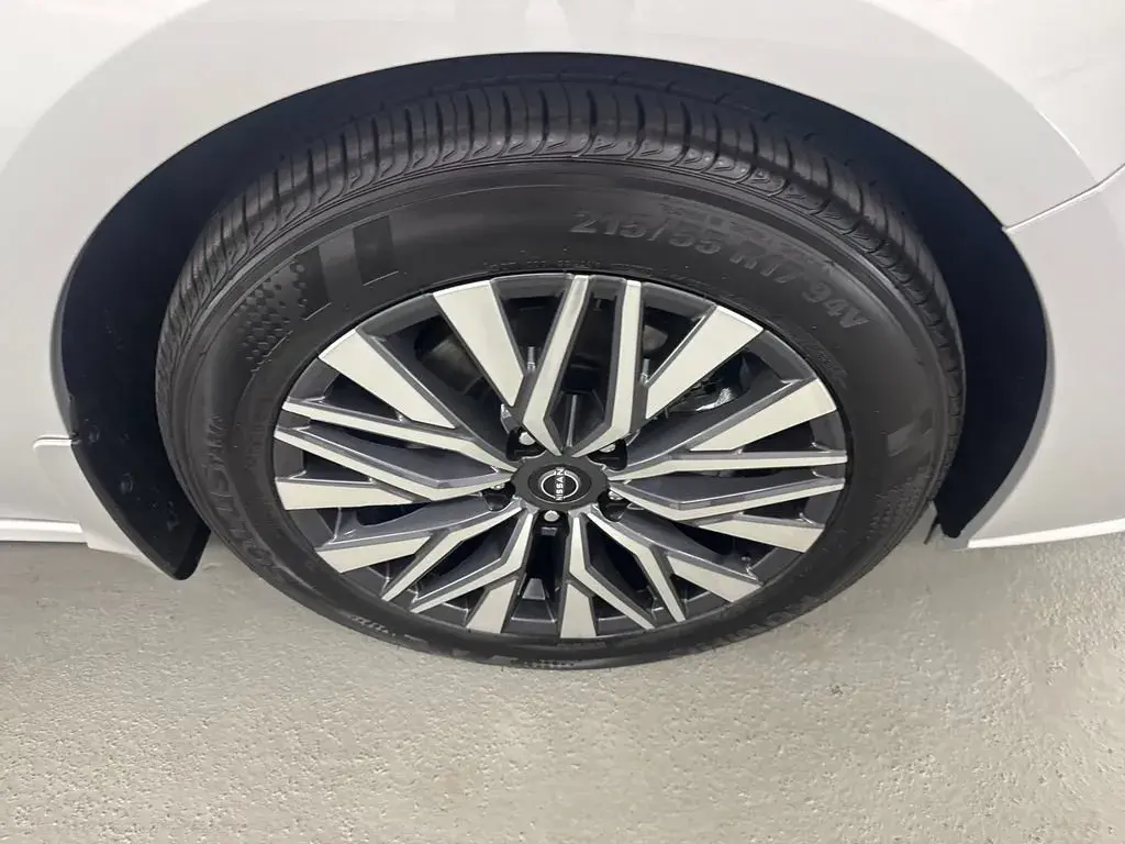 2026 Nissan Altima 2.5 SV photo 4