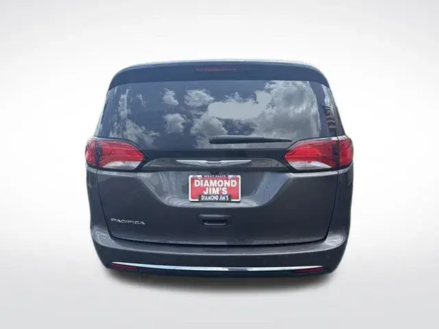 2019 Chrysler Pacifica Touring Plus photo 4