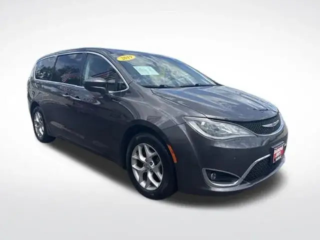 2019 Chrysler Pacifica Touring Plus photo 1