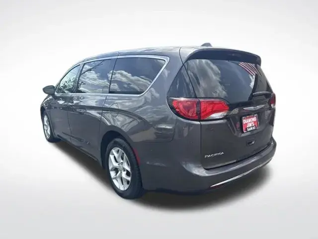 2019 Chrysler Pacifica Touring Plus photo 5