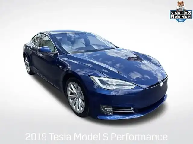 2019 Tesla Model S Performance's photo