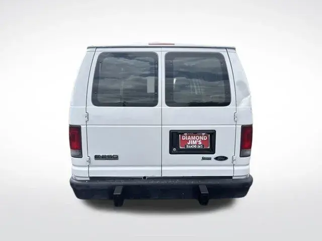 2012 Ford E-Series E-250 Van photo 4