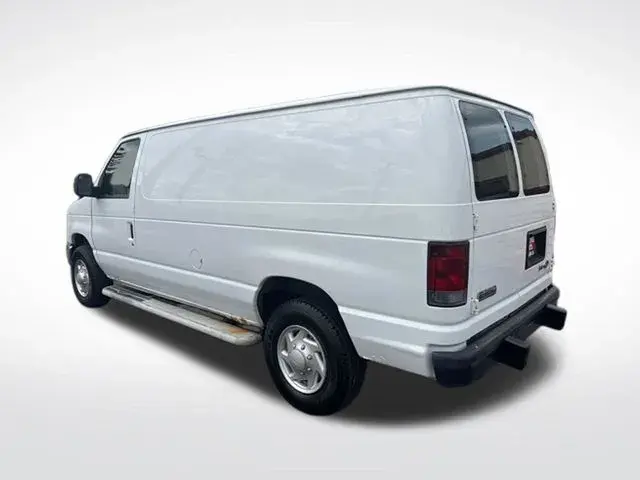2012 Ford E-Series E-250 Van photo 5
