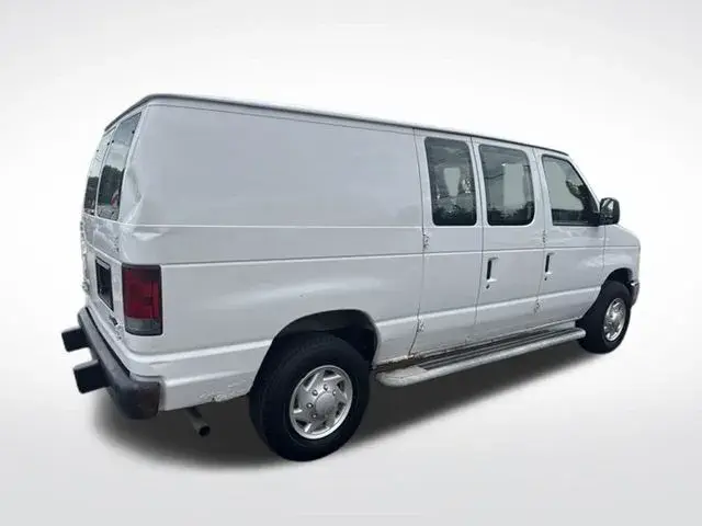 2012 Ford E-Series E-250 Van photo 3