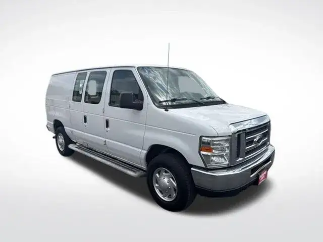 2012 Ford E-Series E-250 Van photo 1