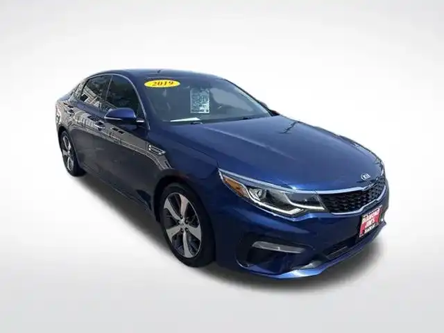2019 Kia Optima S AT's photo