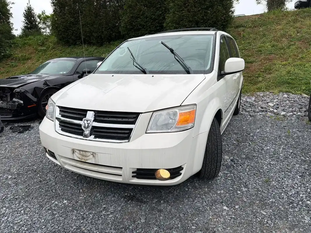 2009 Dodge Grand Caravan SXT FWD's photo