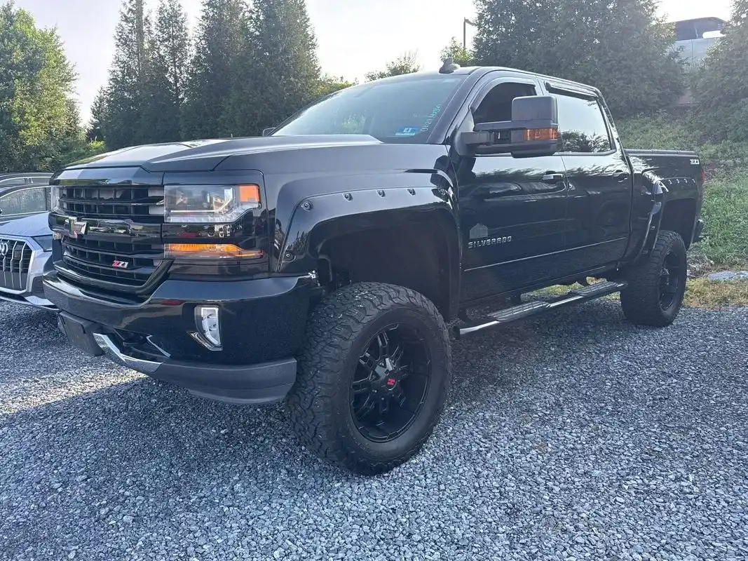 2016 Chevrolet Silverado 1500 LT 4X4 Crew Cab Standard Box's photo