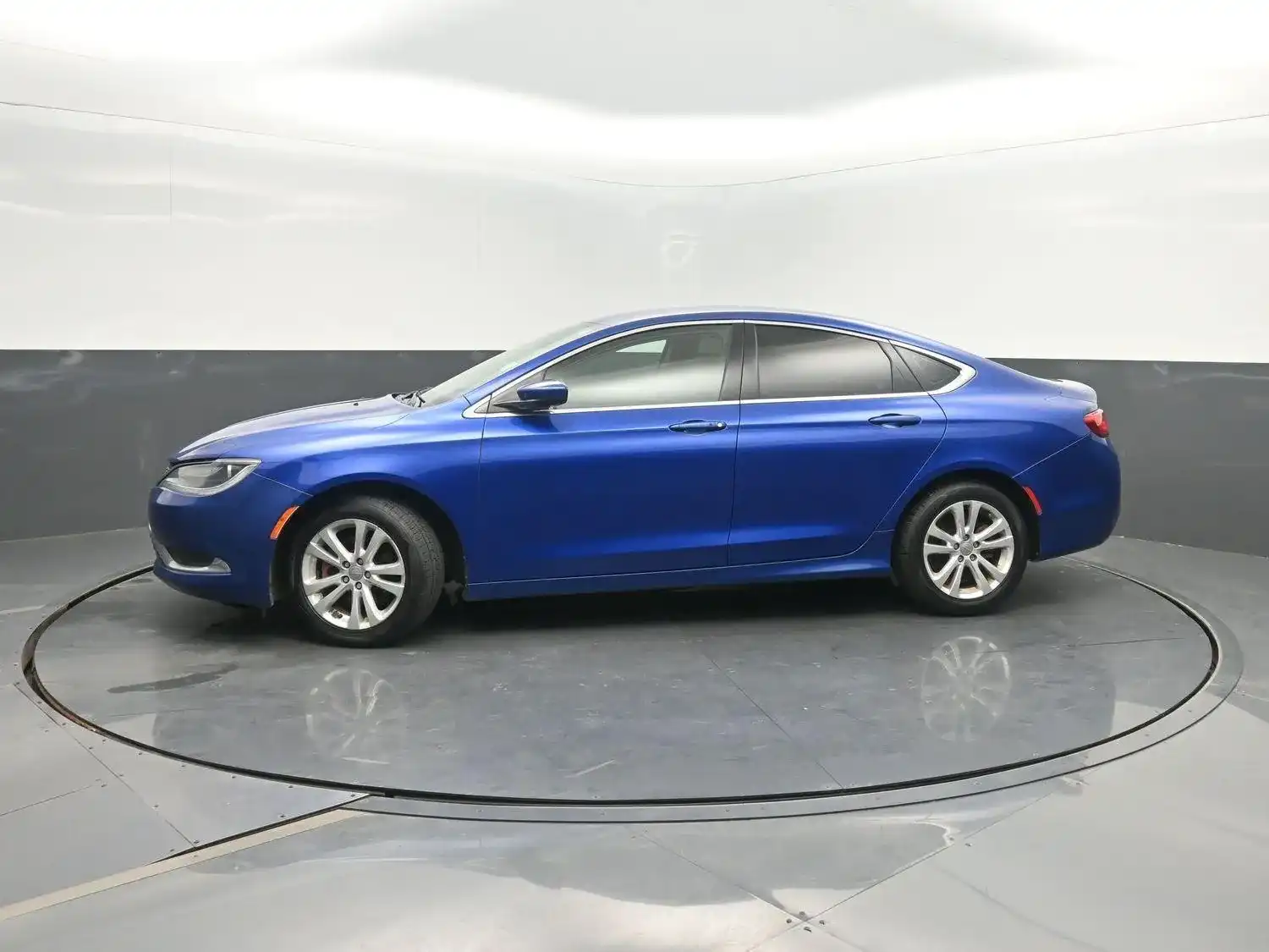 2016 Chrysler 200 Limited's photo