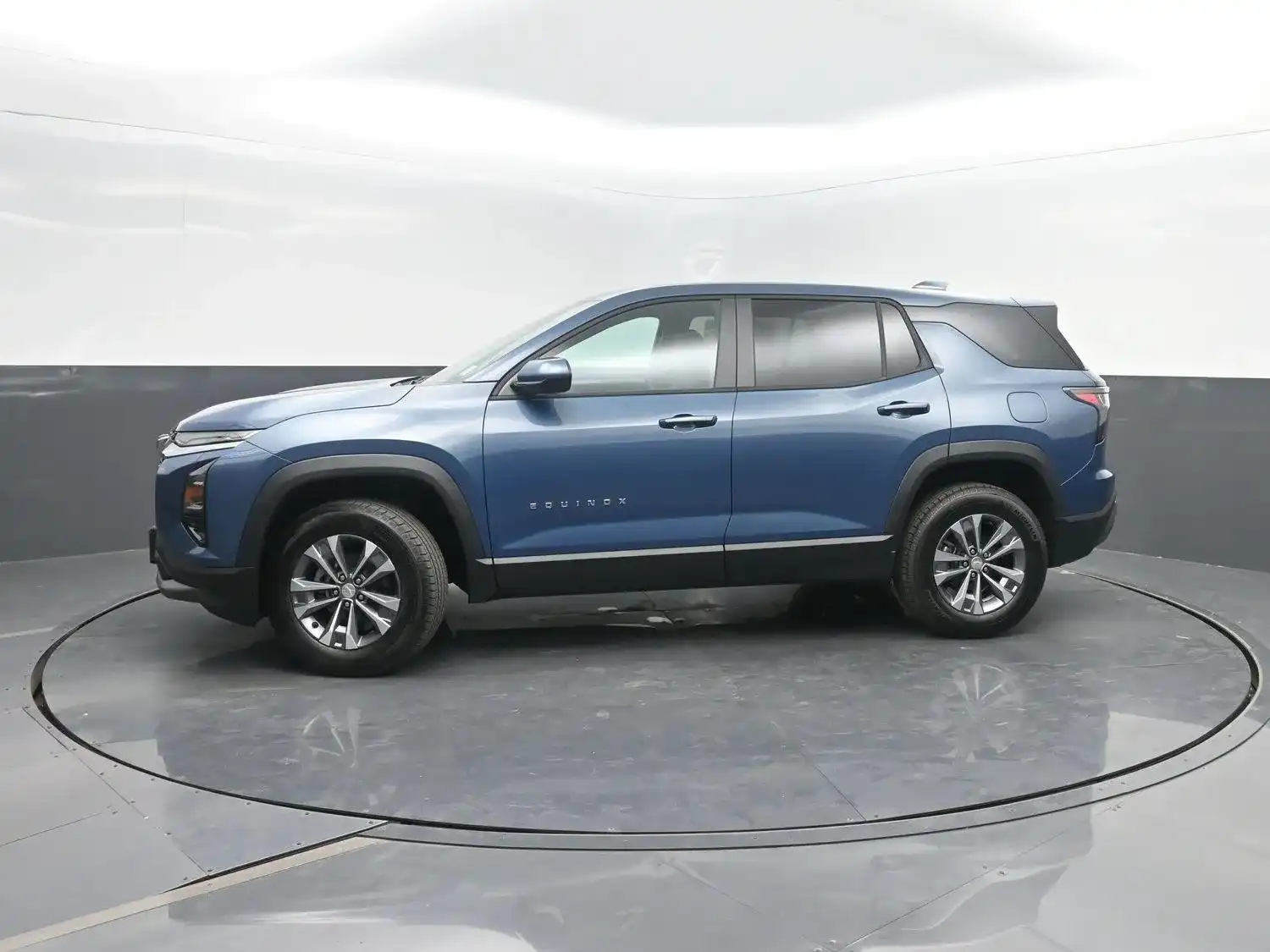 2027 Chevrolet Equinox AWD LT 1.5T's photo