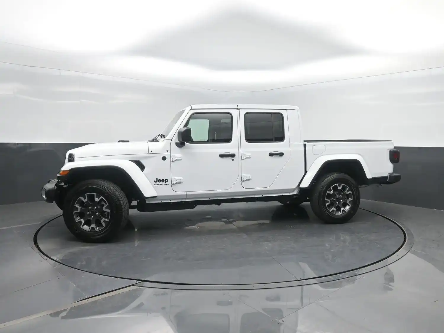 2026 Jeep Gladiator Sahara Auto's photo