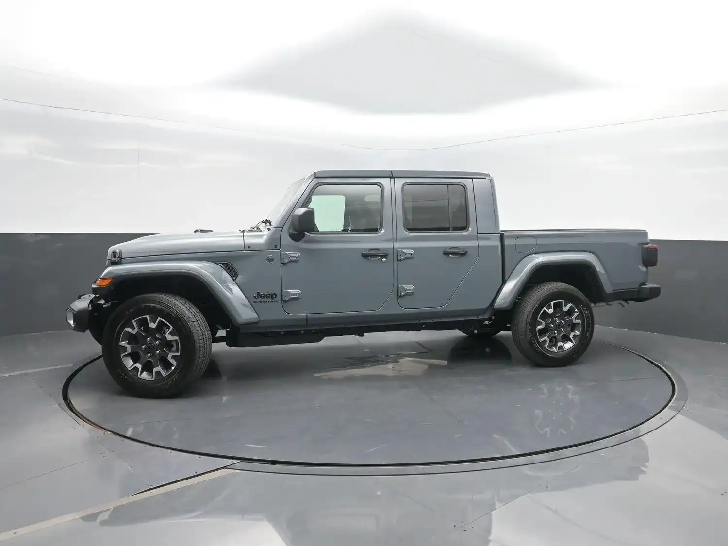 2026 Jeep Gladiator Sahara Auto's photo