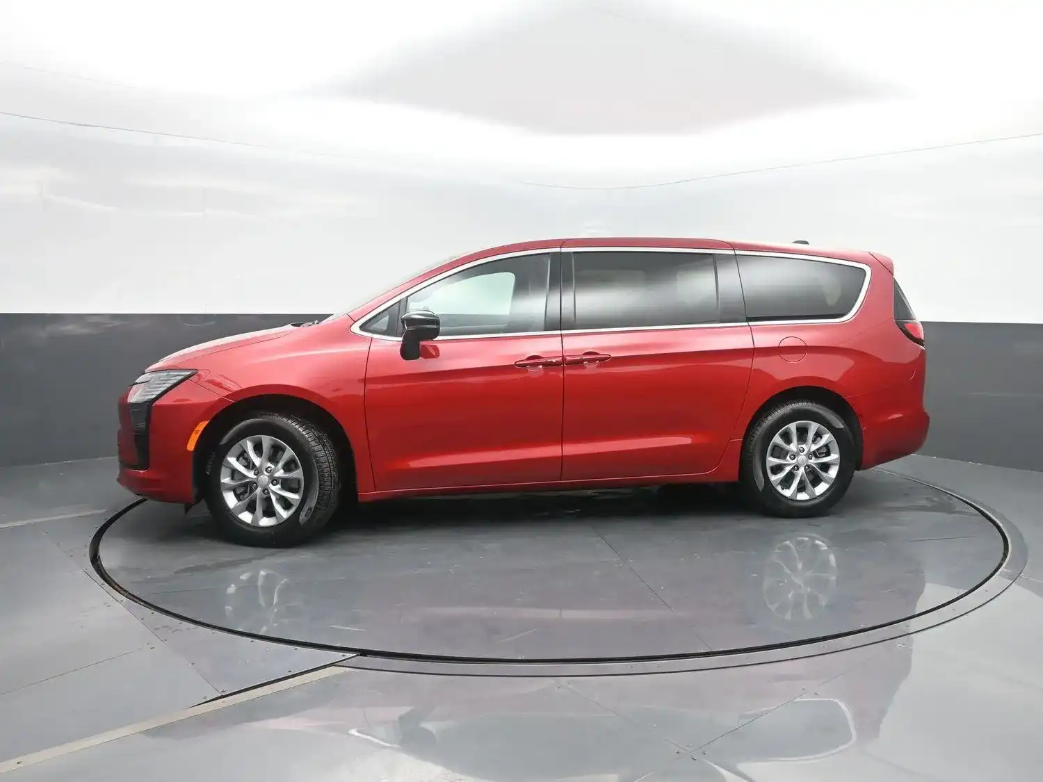 2027 Chrysler Pacifica Select AWD's photo