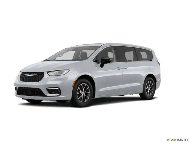 2026 Chrysler Pacifica Limited's photo