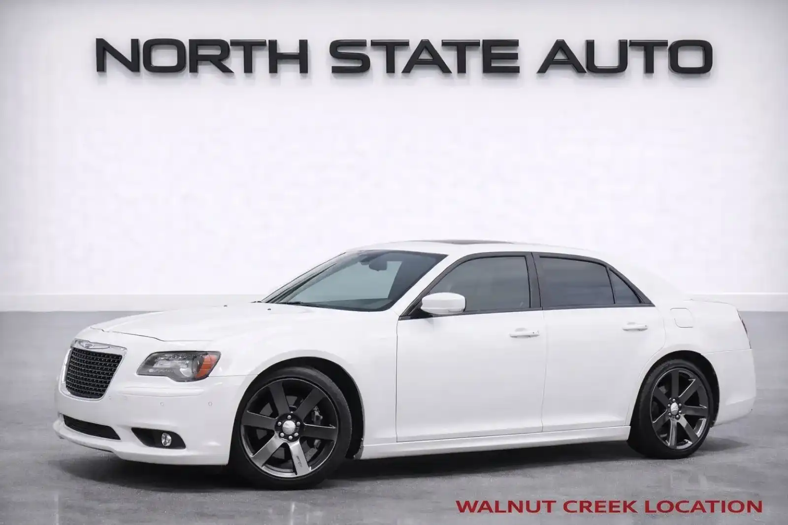 2014 Chrysler 300 SRT8's photo