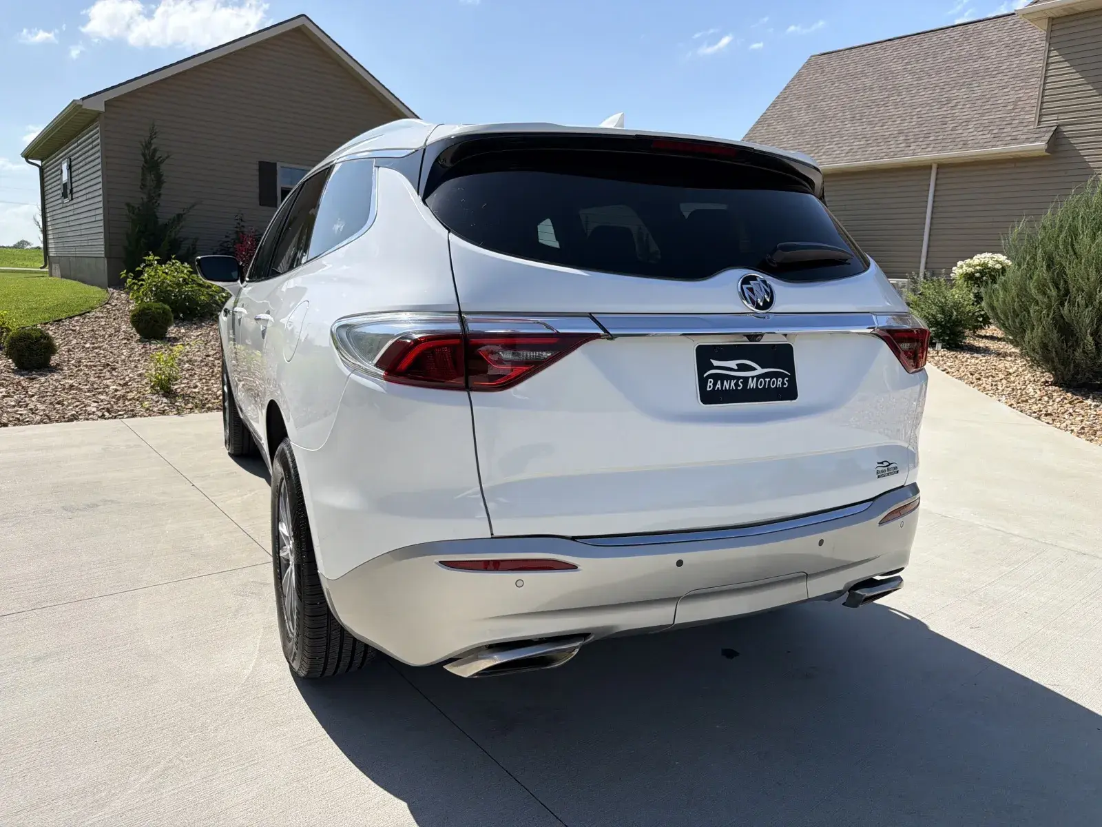 2023 Buick Enclave Essence photo 3