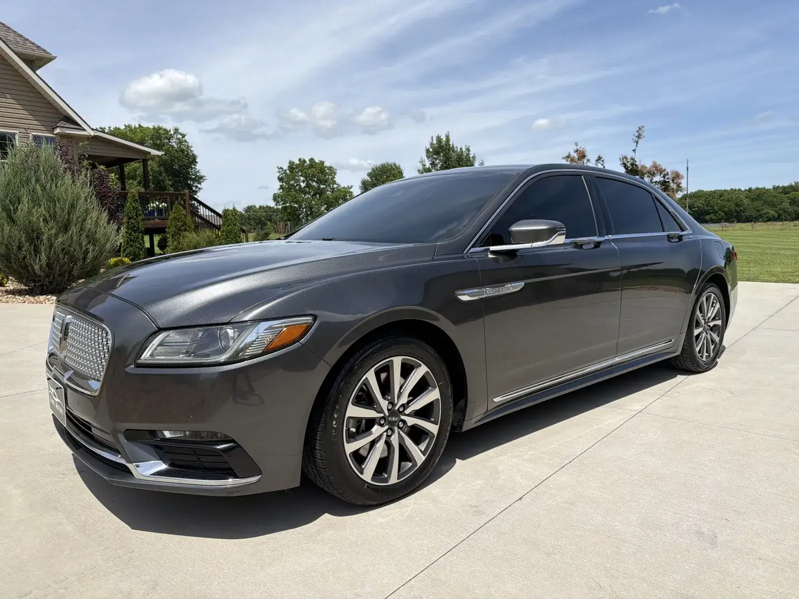 2019 Lincoln Continental FWD's photo