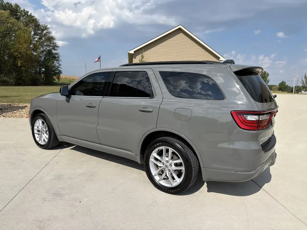 2023 Dodge Durango GT AWD Plus photo 3