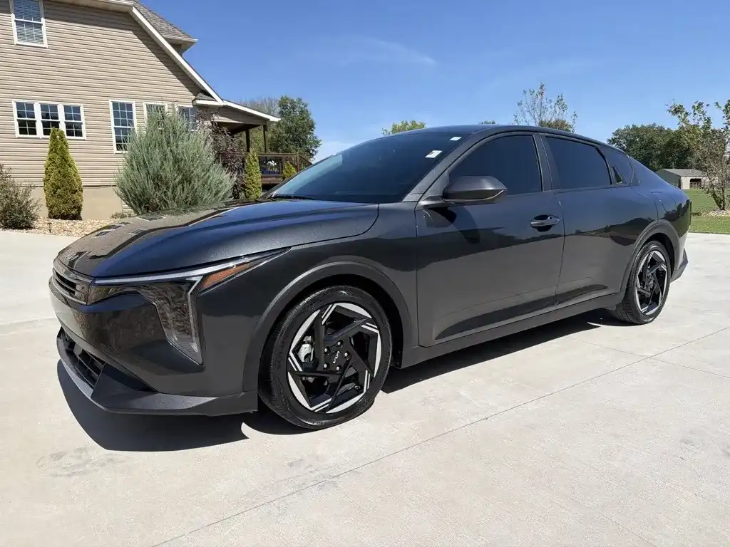 2025 Kia K4 EX Auto's photo