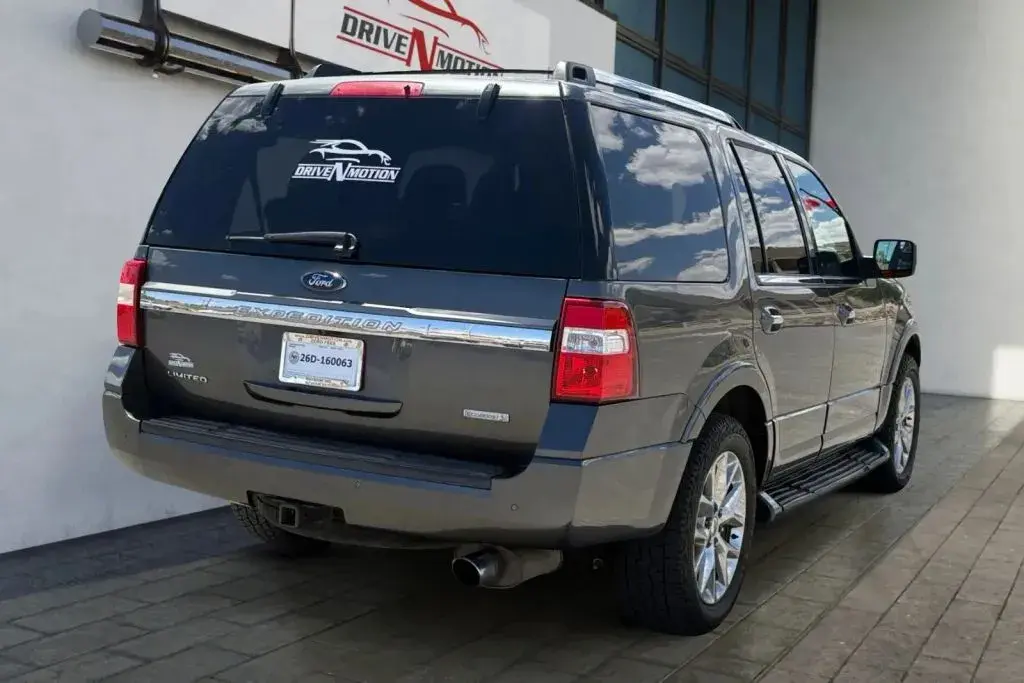 2017 Ford Expedition Limited 4X4 photo 3