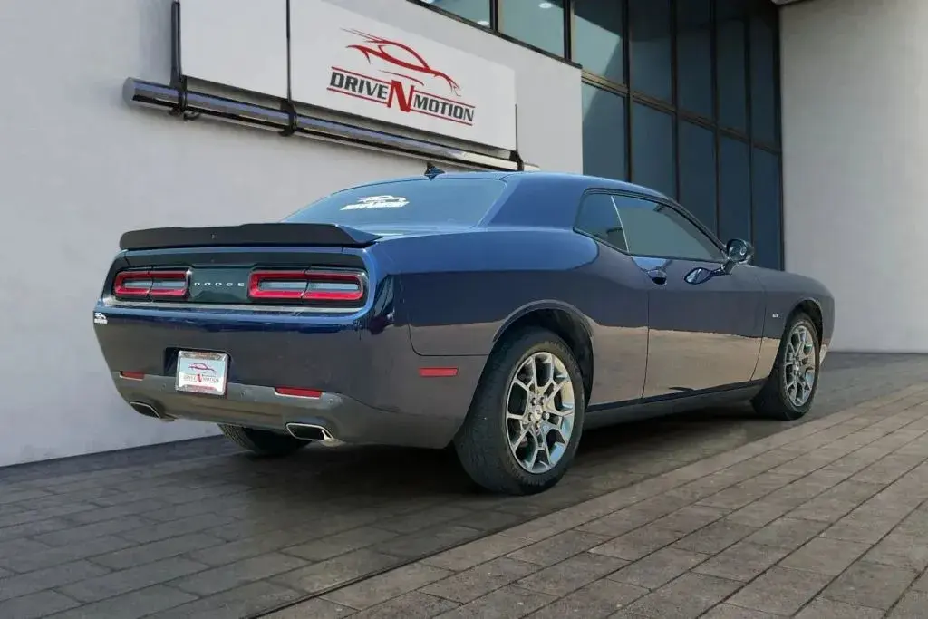 2017 Dodge Challenger GT photo 3