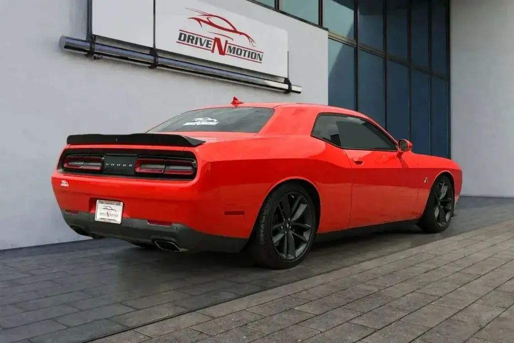 2019 Dodge Challenger R/T Scat Pack photo 3