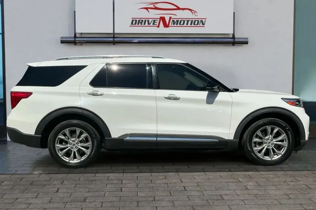 2020 Ford Explorer Limited 4WD photo 3