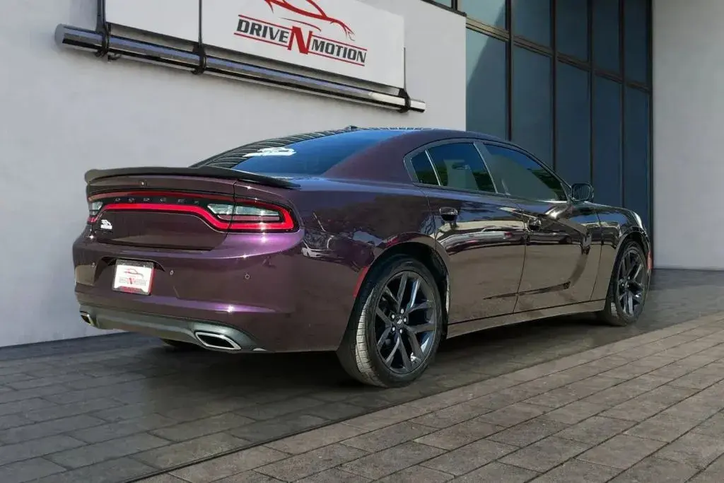 2021 Dodge Charger SXT photo 4