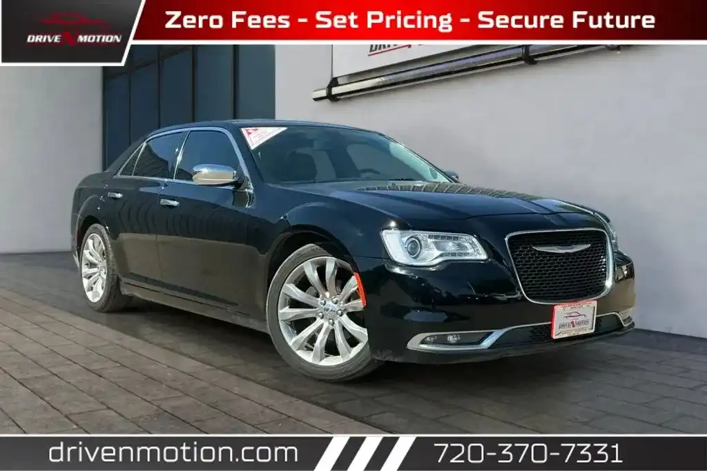 2020 Chrysler 300 Limited's photo