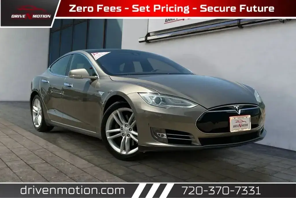 2015 Tesla Model S 85 photo 1