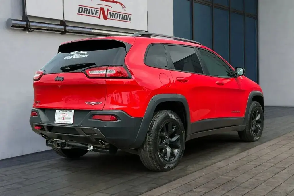 2017 Jeep Cherokee Trailhawk 4WD photo 4