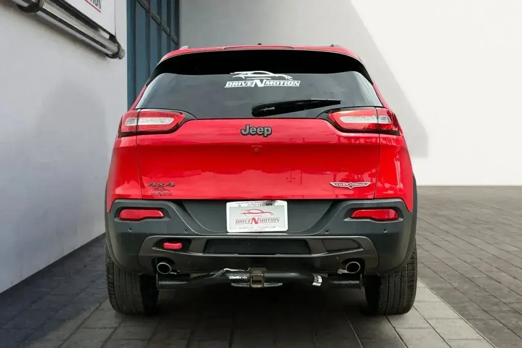 2017 Jeep Cherokee Trailhawk 4WD photo 5