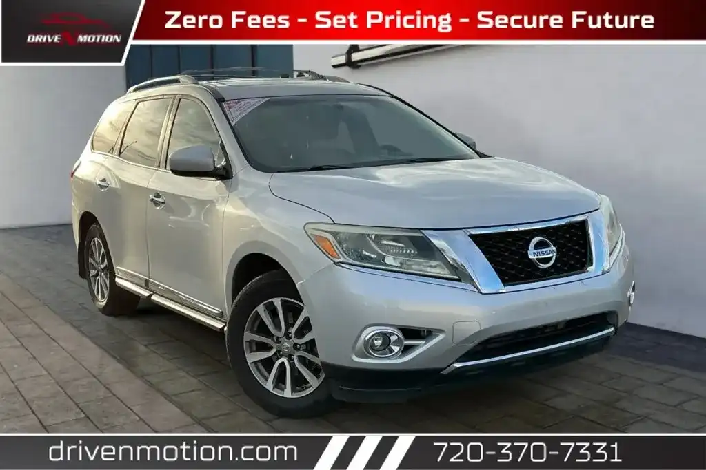 2013 Nissan Pathfinder SL FWD's photo
