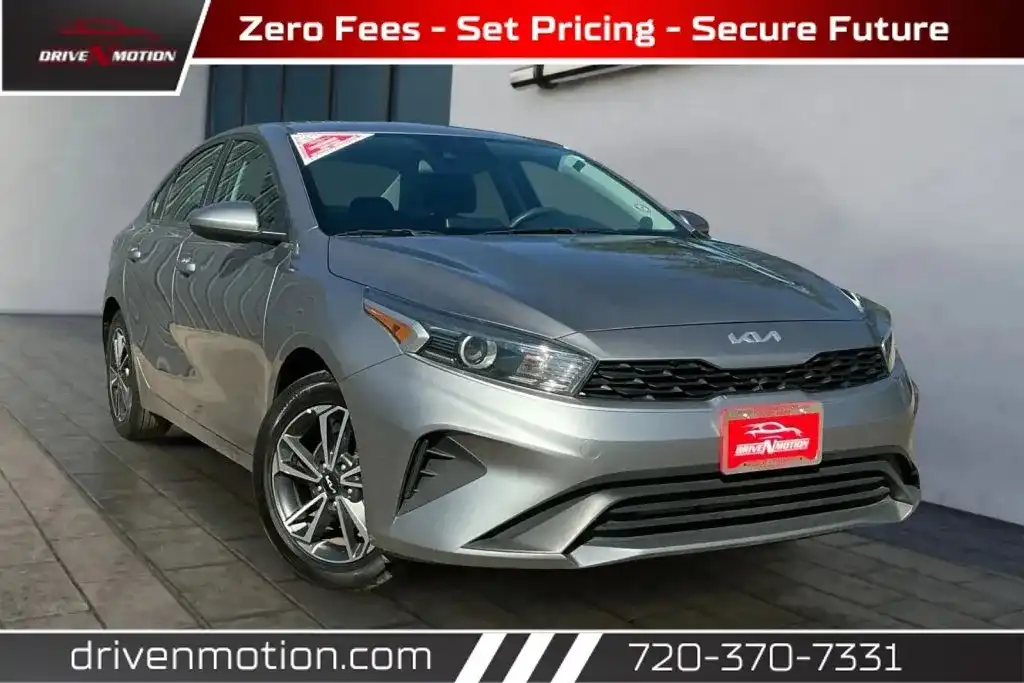 2023 Kia Forte LXS Auto's photo
