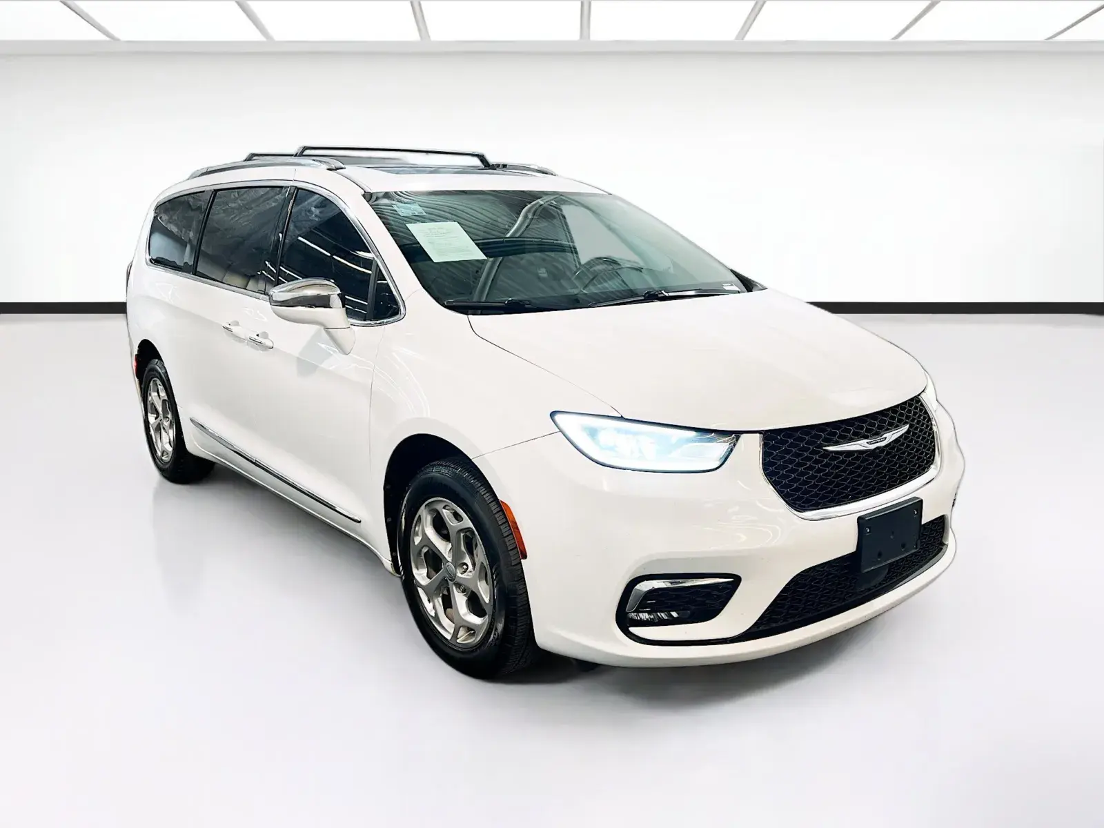 2021 Chrysler Pacifica Limited photo 3