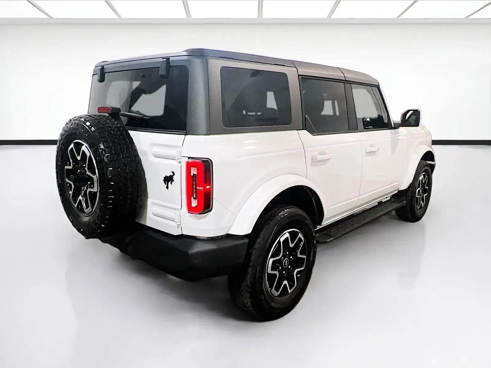 2023 Ford Bronco Outer Banks 4WD photo 4