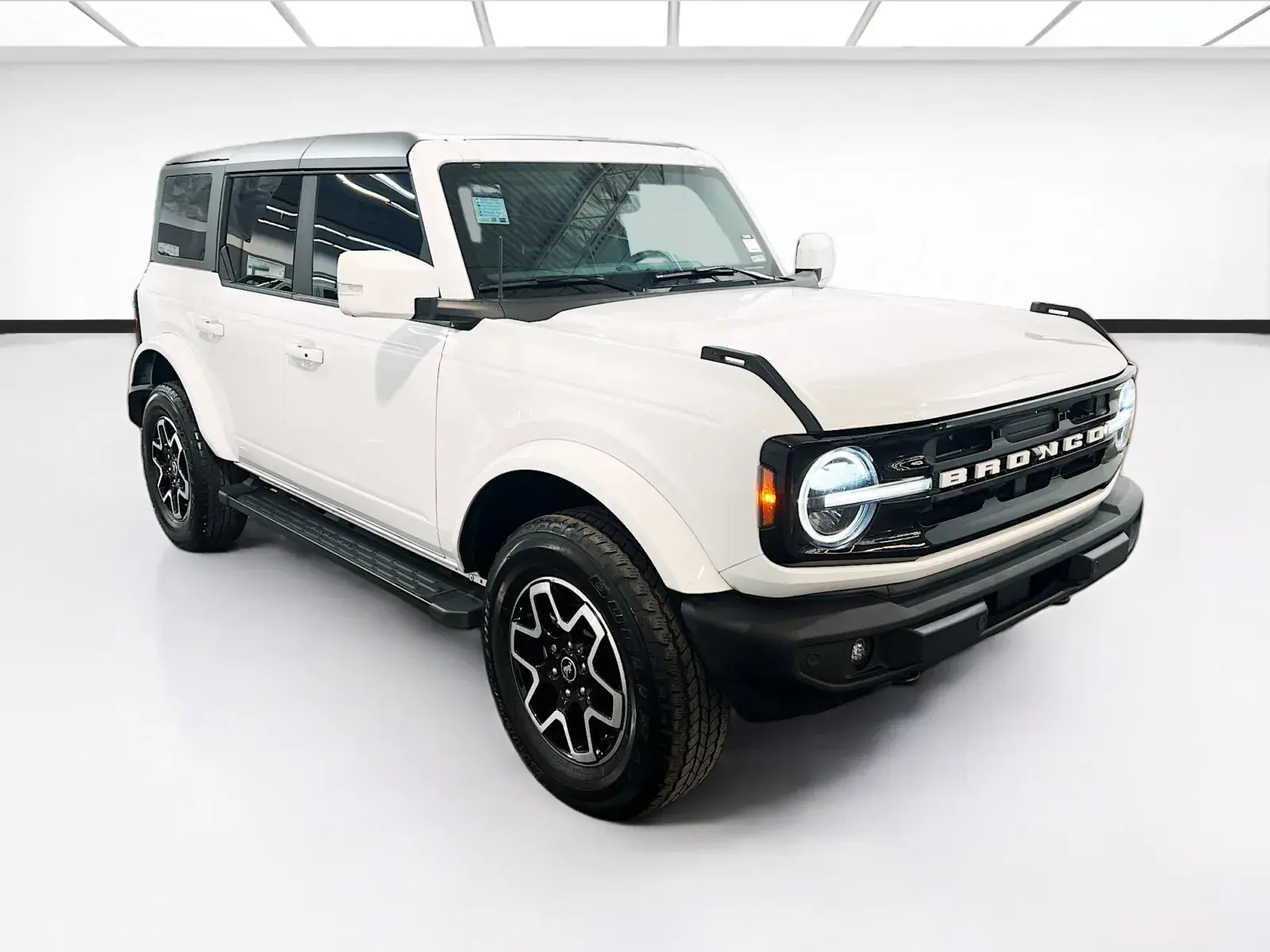 2023 Ford Bronco Outer Banks 4WD photo 3
