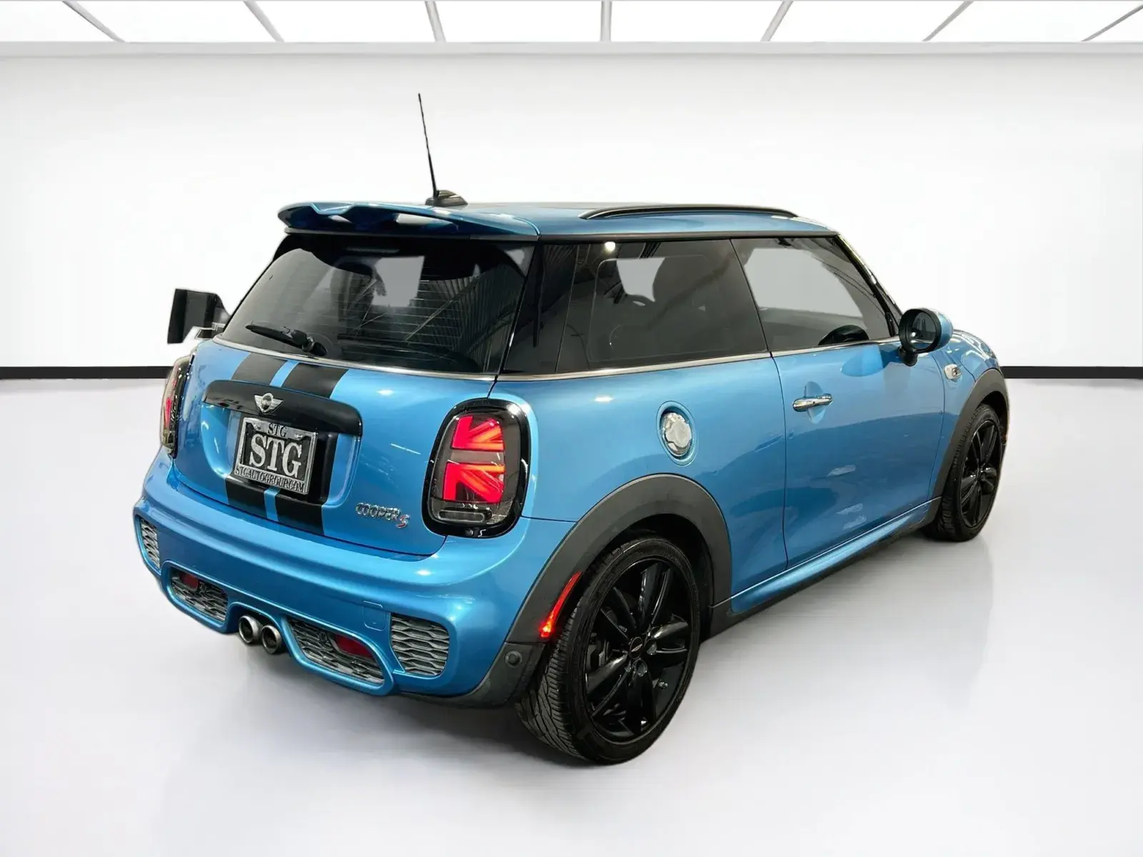 2015 MINI Cooper S photo 4