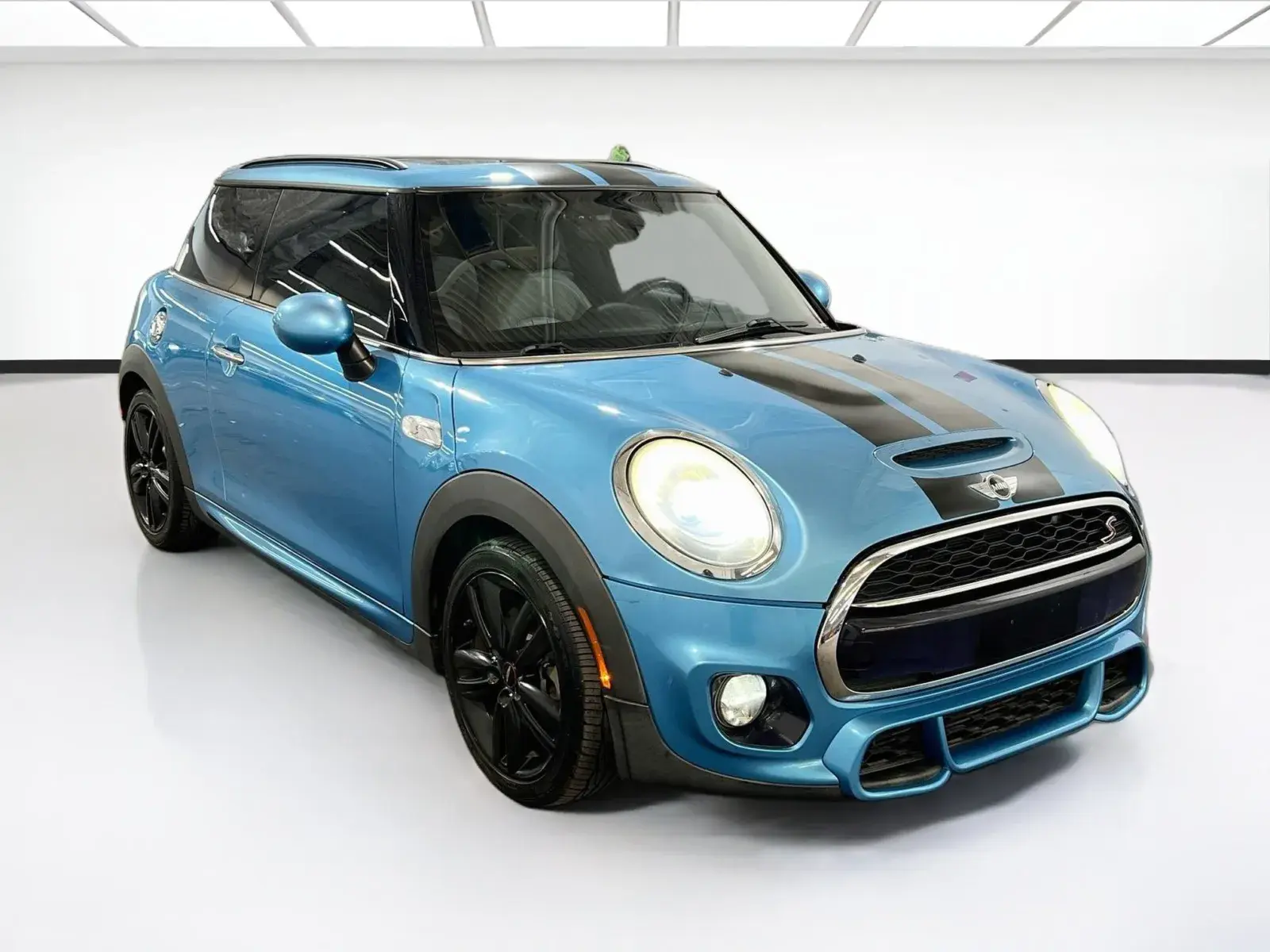 2015 MINI Cooper S photo 3