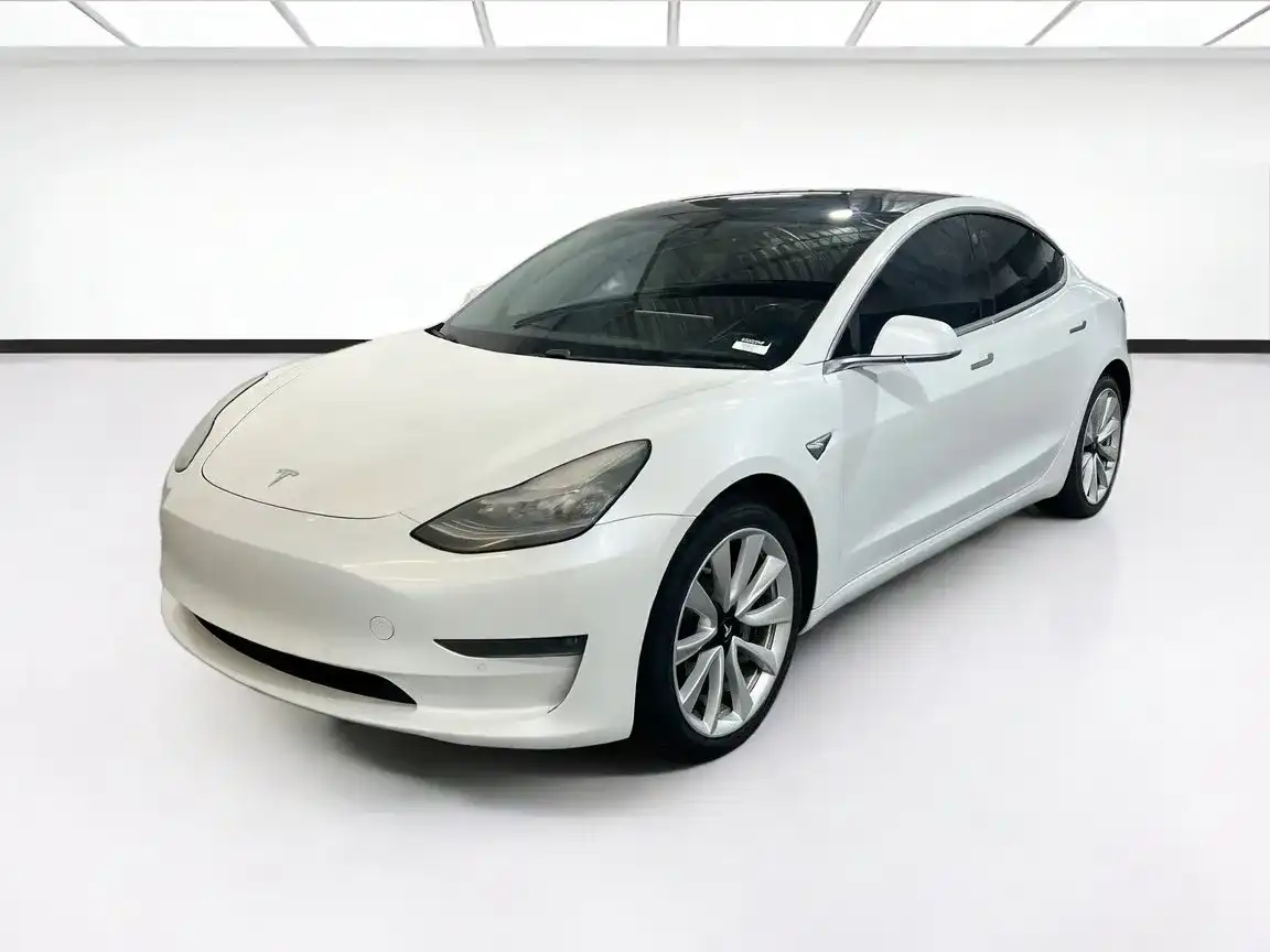 2019 Tesla Model 3 Standard Range Plus's photo