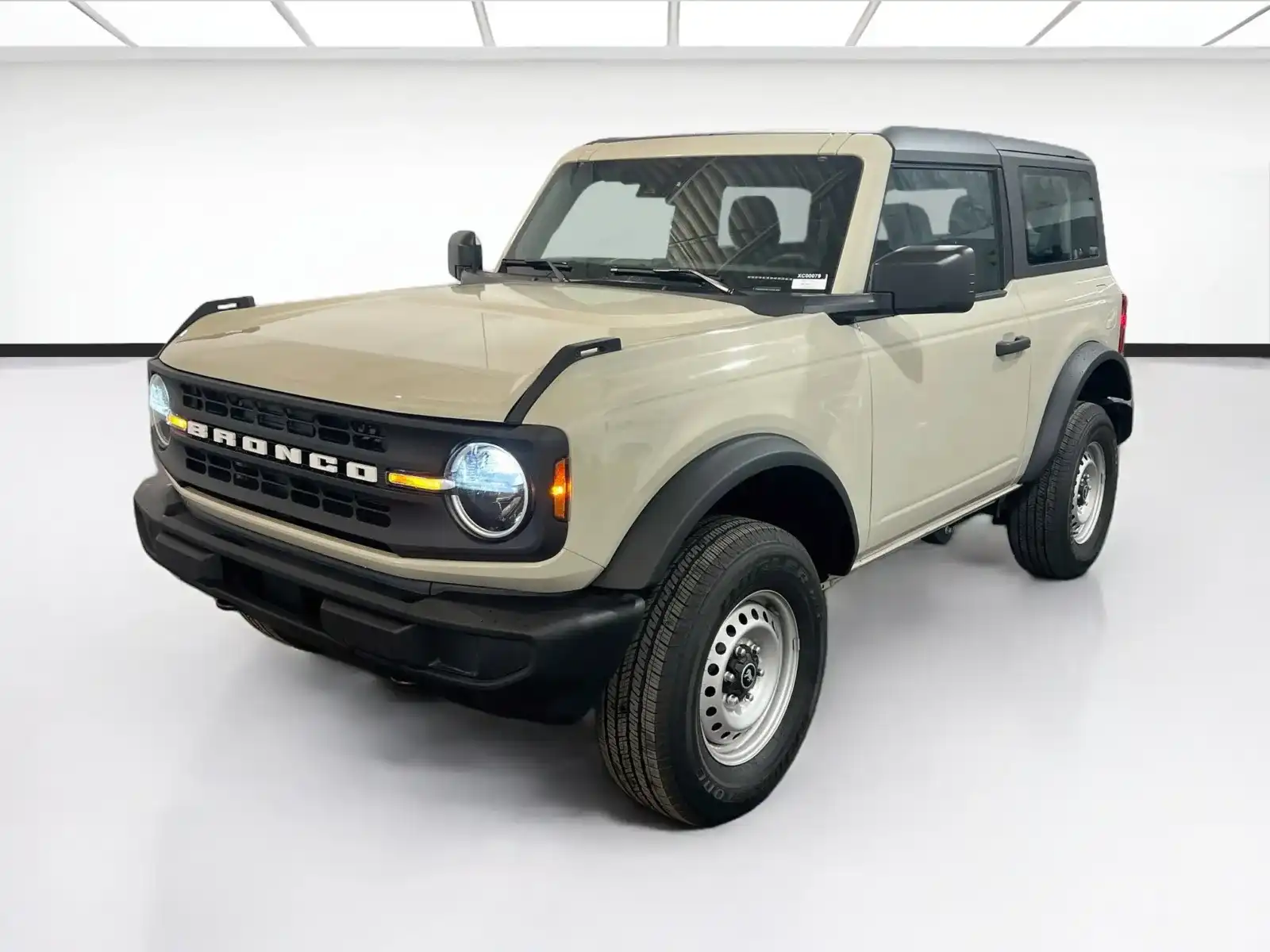 2025 Ford Bronco Base 4WD's photo