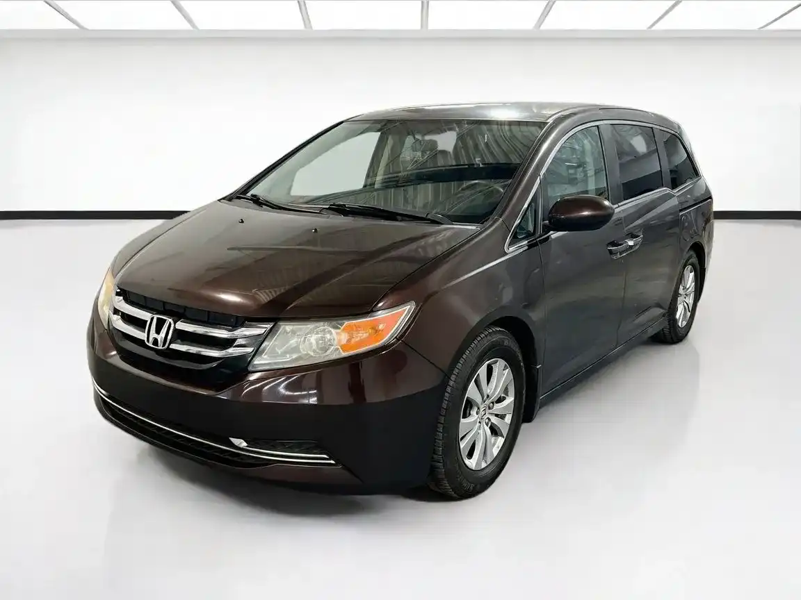 2016 Honda Odyssey SE's photo