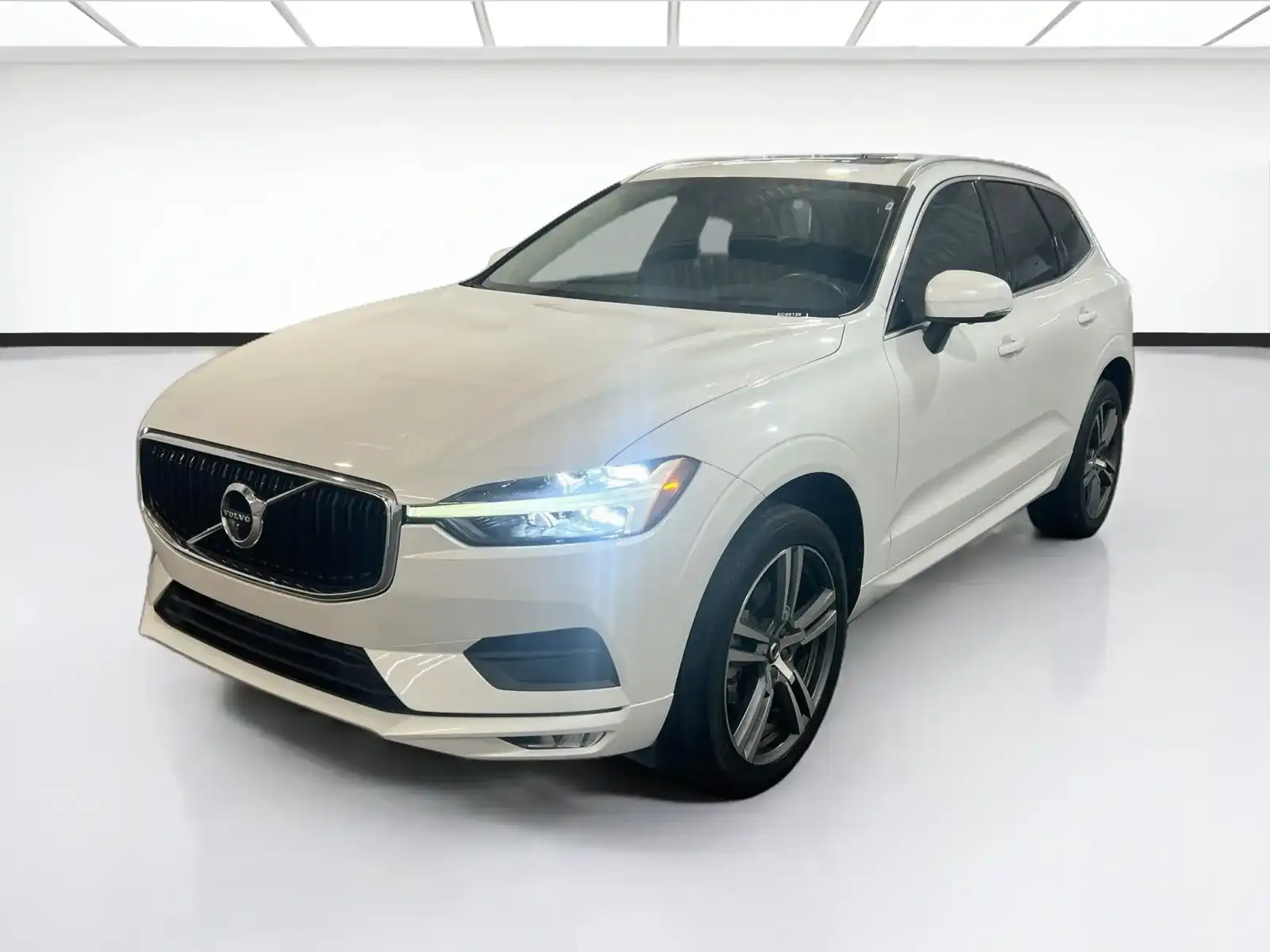2021 Volvo XC60 T5 Momentum AWD's photo