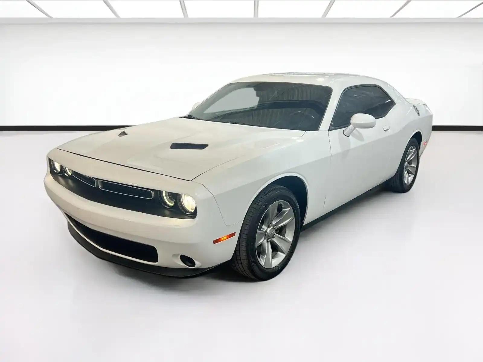 2020 Dodge Challenger SXT Auto's photo
