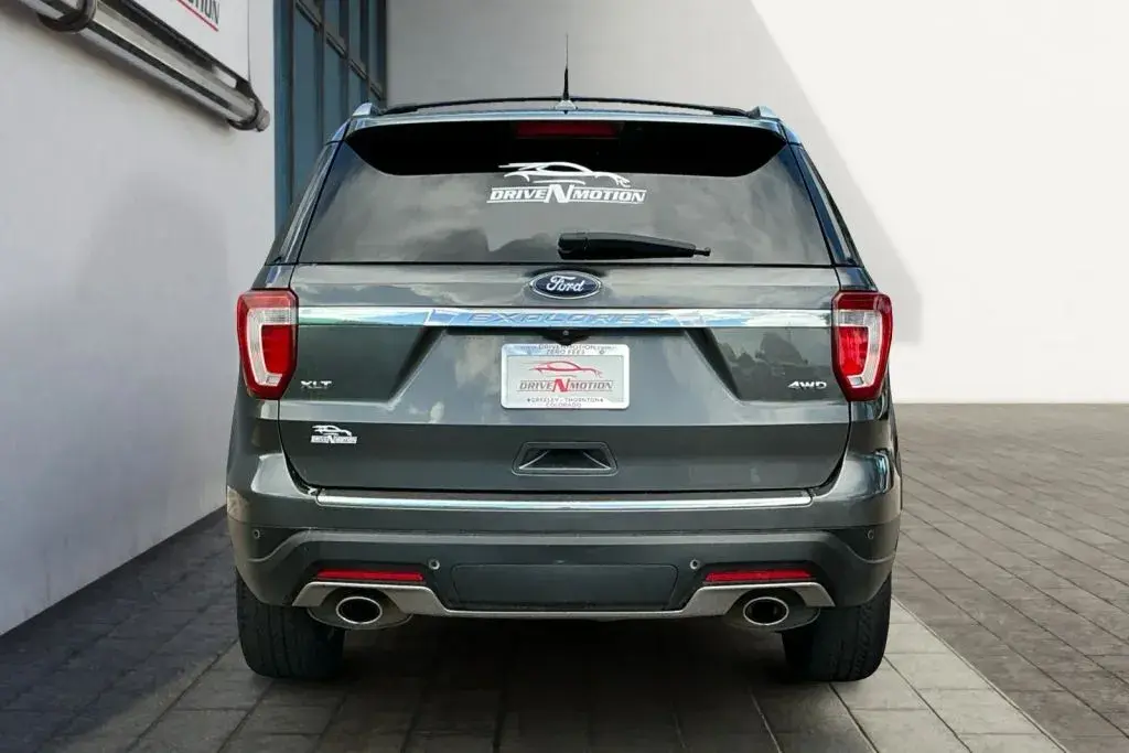 2018 Ford Explorer XLT 4WD photo 5
